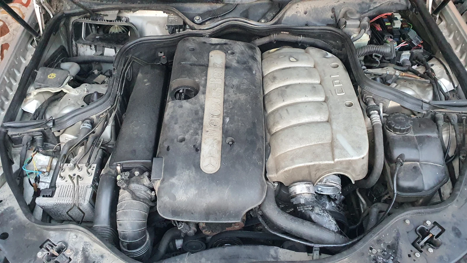 Mercedes-Benz E 270 2.7 CDI , снимка 12 - Автомобили и джипове - 54377468