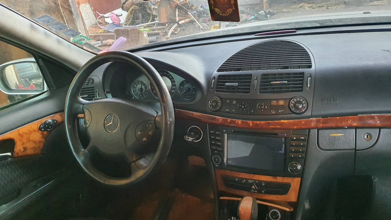 Mercedes-Benz E 270 2.7 CDI , снимка 13 - Автомобили и джипове - 54377468