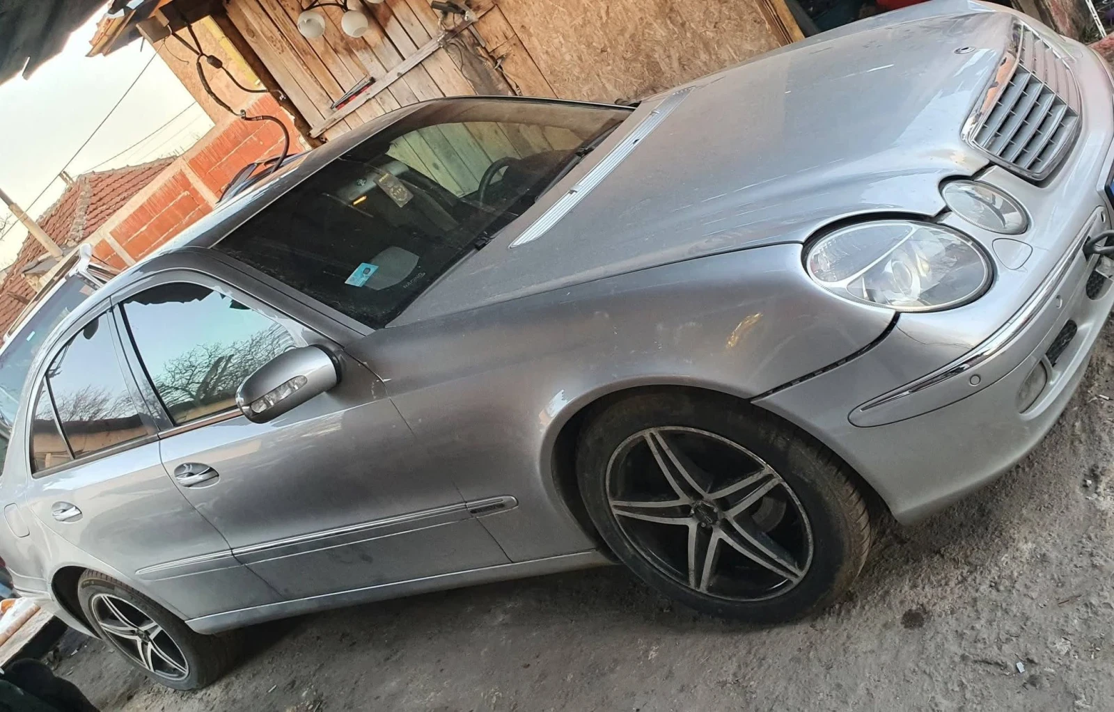 Mercedes-Benz E 270 2.7 CDI , снимка 8 - Автомобили и джипове - 54377468