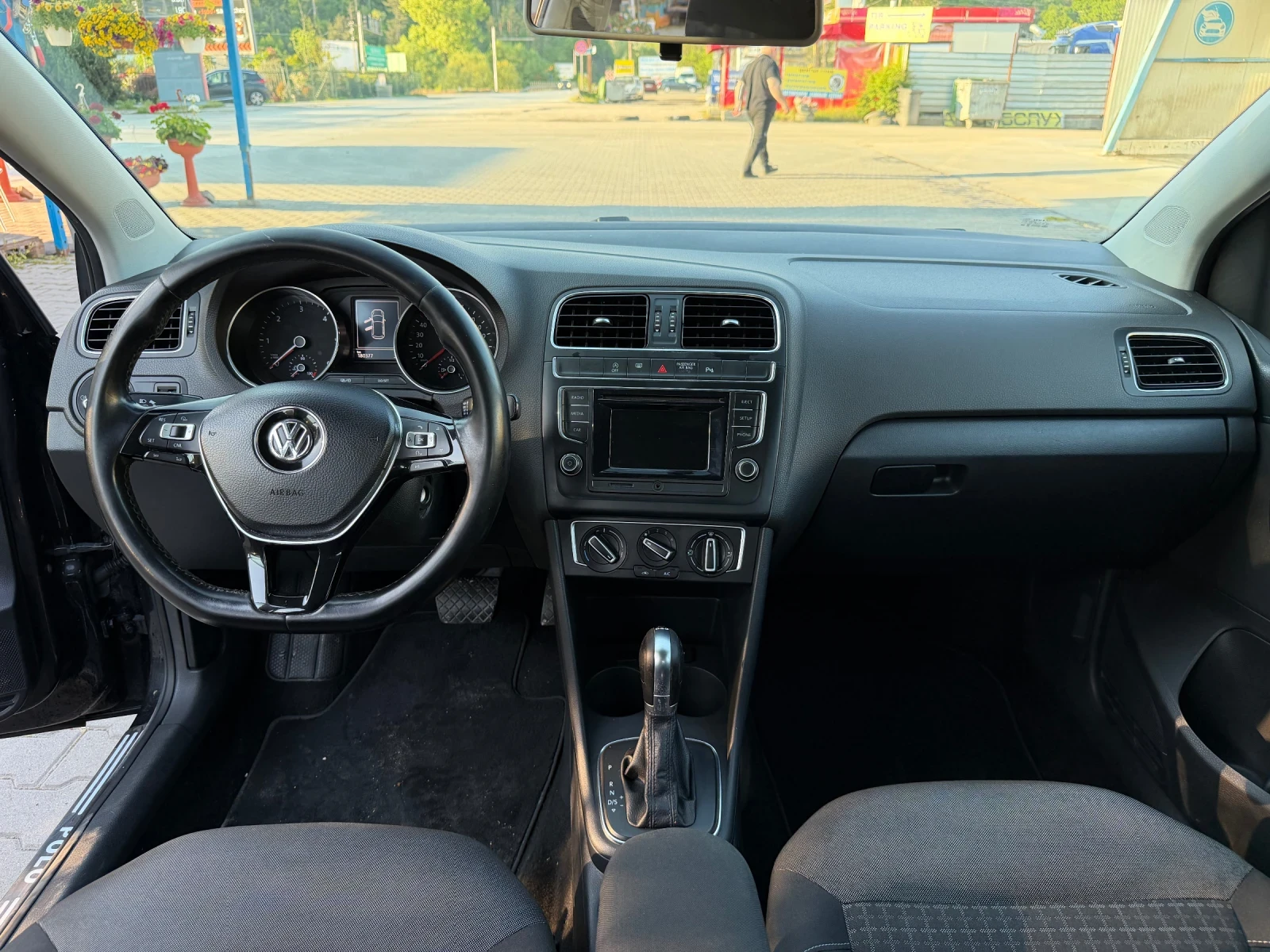 VW Polo 1.4 TDI DSG, снимка 9 - Автомобили и джипове - 54430171