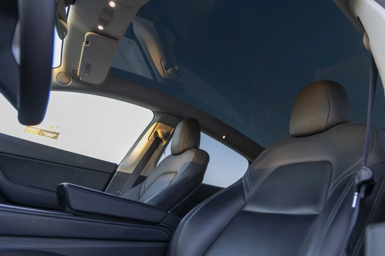 Tesla Model Y Performance , снимка 9 - Автомобили и джипове - 54557273
