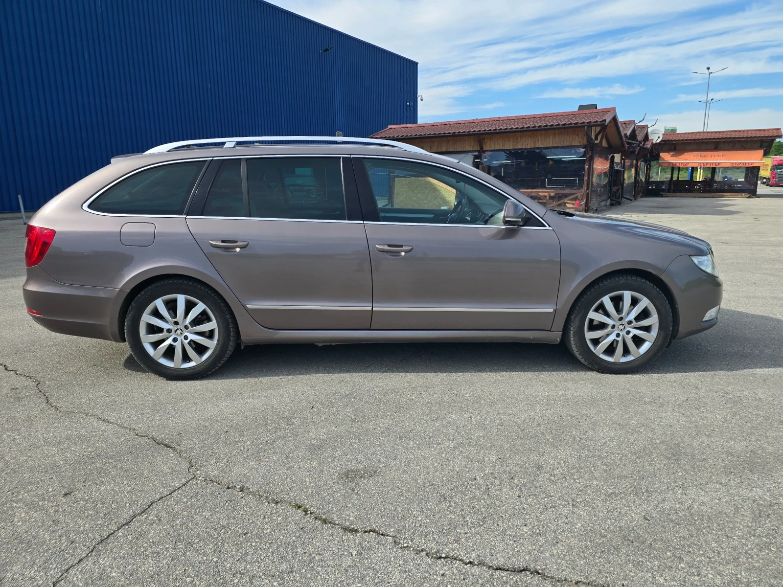 Skoda Superb, снимка 4 - Автомобили и джипове - 54724249