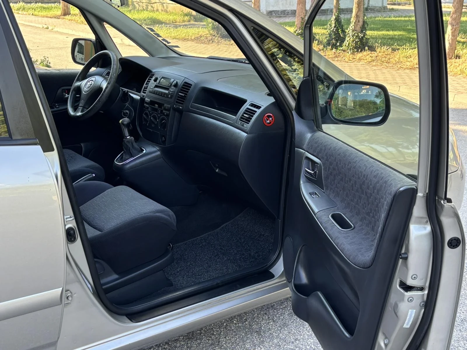 Toyota Corolla verso, снимка 6 - Автомобили и джипове - 54902964
