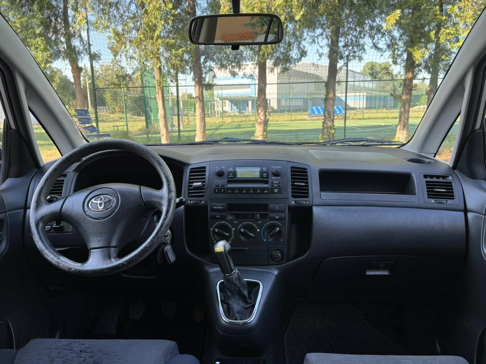 Toyota Corolla verso, снимка 8 - Автомобили и джипове - 54902964