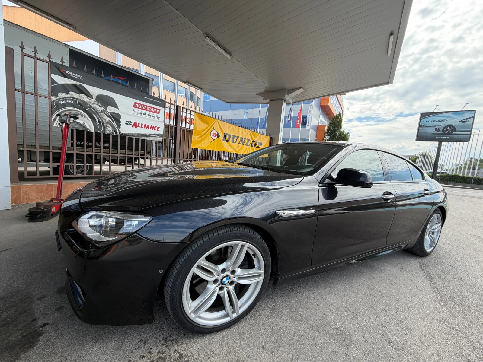 BMW 640 М* LED* ПАНОРАМА* BANG* ВАКУМ* , снимка 2 - Автомобили и джипове - 55035873
