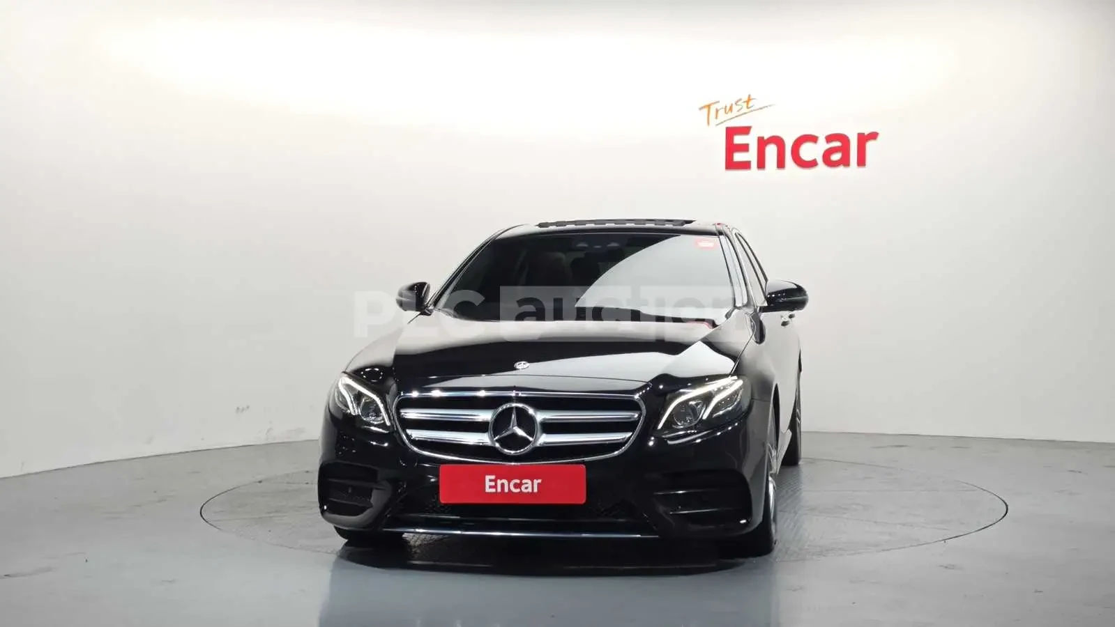 Mercedes-Benz E 300 4MATIC HEAD UP/360/PANO/AMG LINE/ !FULL!, снимка 3 - Автомобили и джипове - 55147210