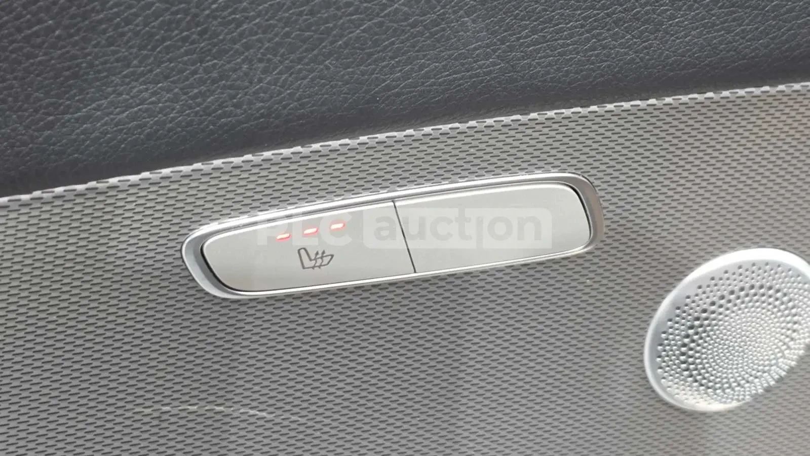 Mercedes-Benz E 300 4MATIC HEAD UP/360/PANO/AMG LINE/ !FULL!, снимка 16 - Автомобили и джипове - 55147210
