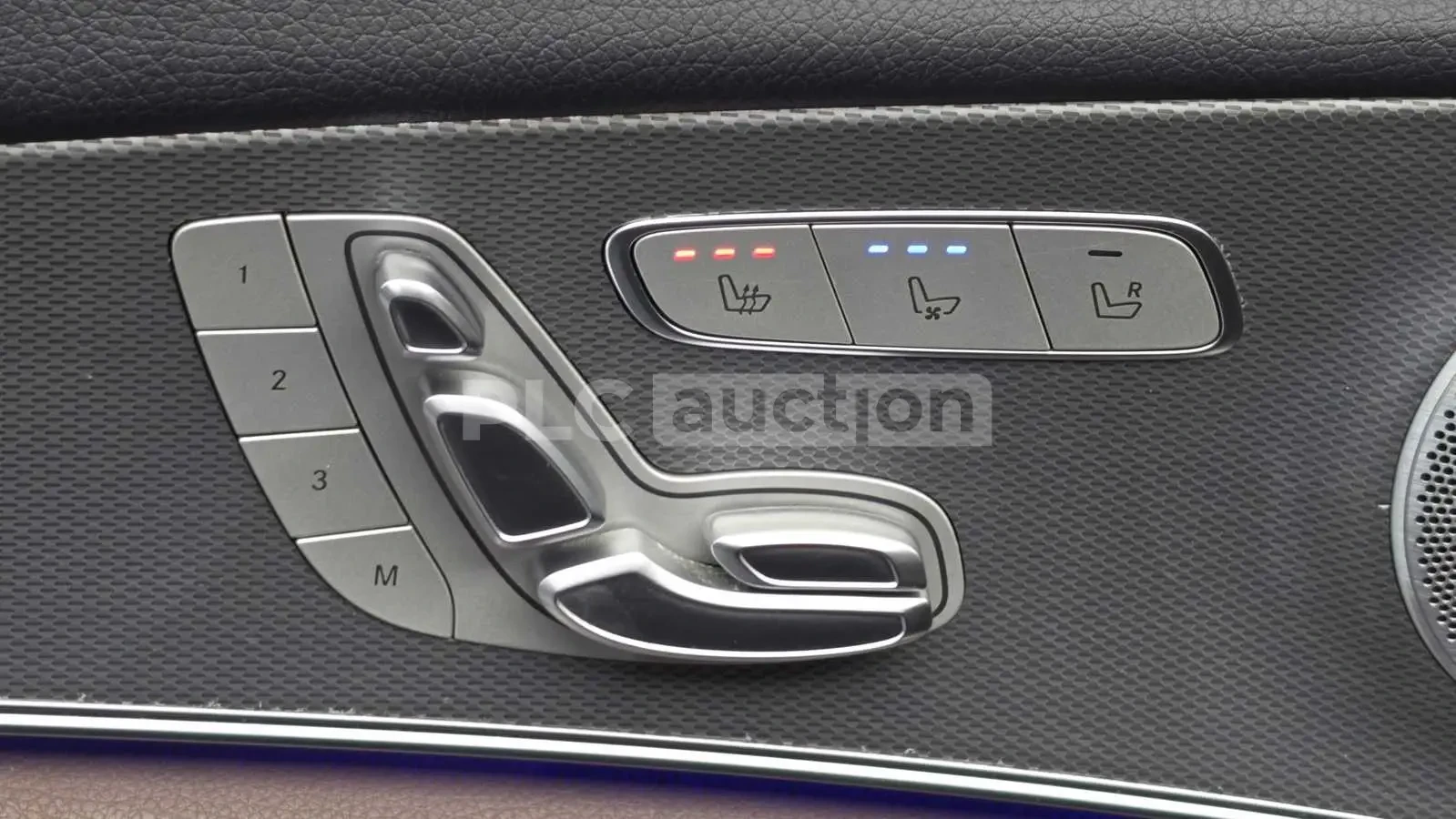 Mercedes-Benz E 300 4MATIC HEAD UP/360/PANO/AMG LINE/ !FULL!, снимка 13 - Автомобили и джипове - 55147210
