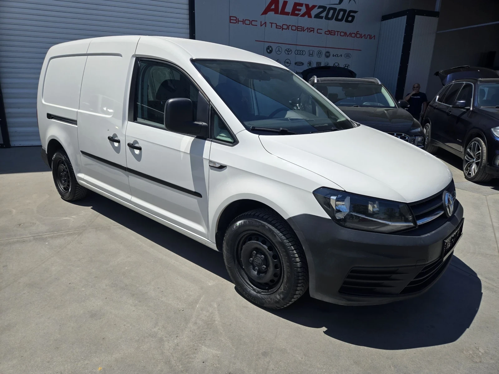 VW Caddy Макси, снимка 3 - Автомобили и джипове - 55241713