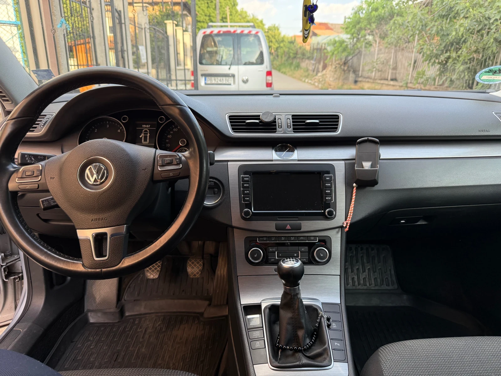 VW Passat 1.6 TD?, снимка 8 - Автомобили и джипове - 55388898