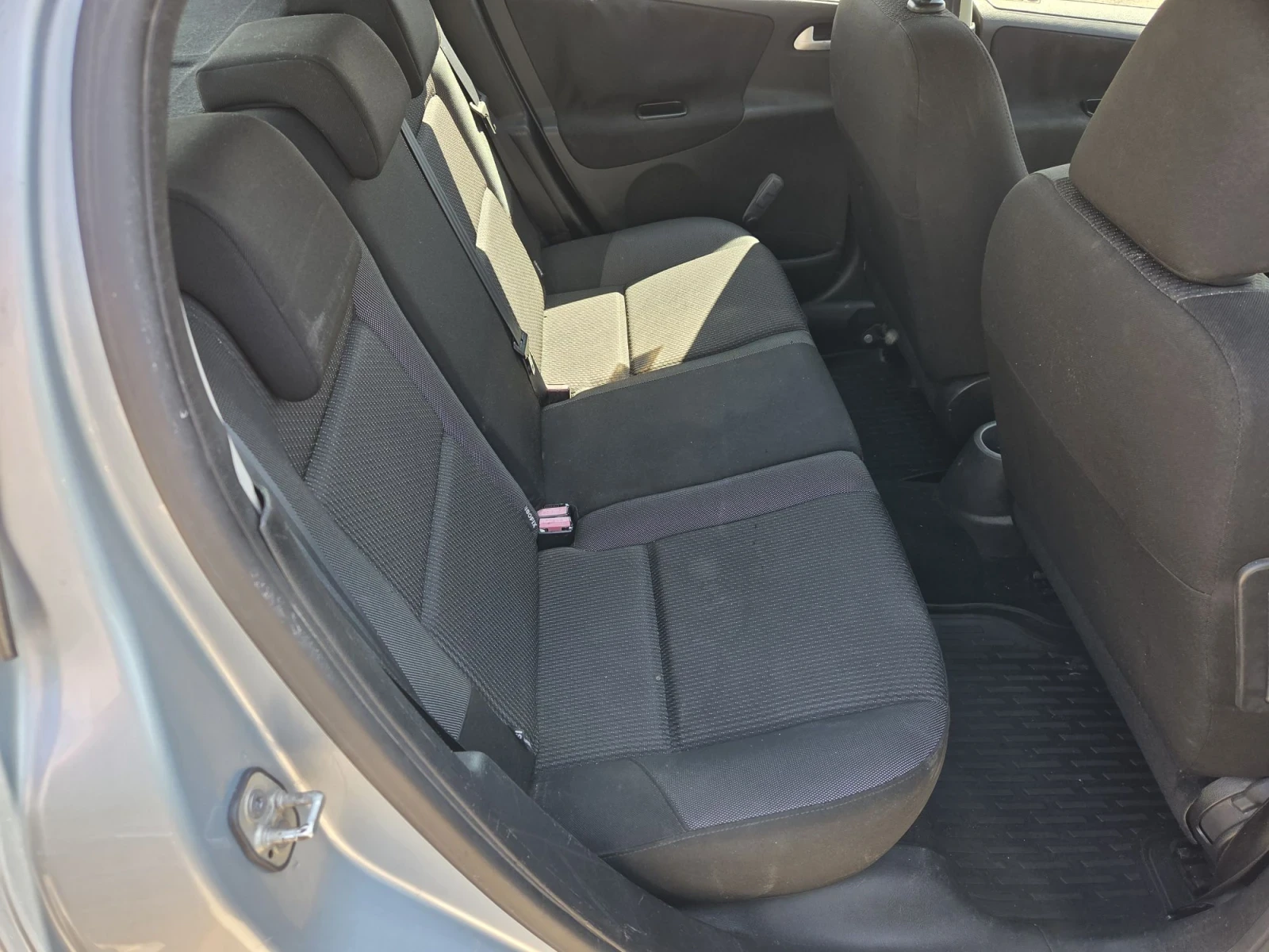 Peugeot 207 1.6hdi, снимка 10 - Автомобили и джипове - 55835406