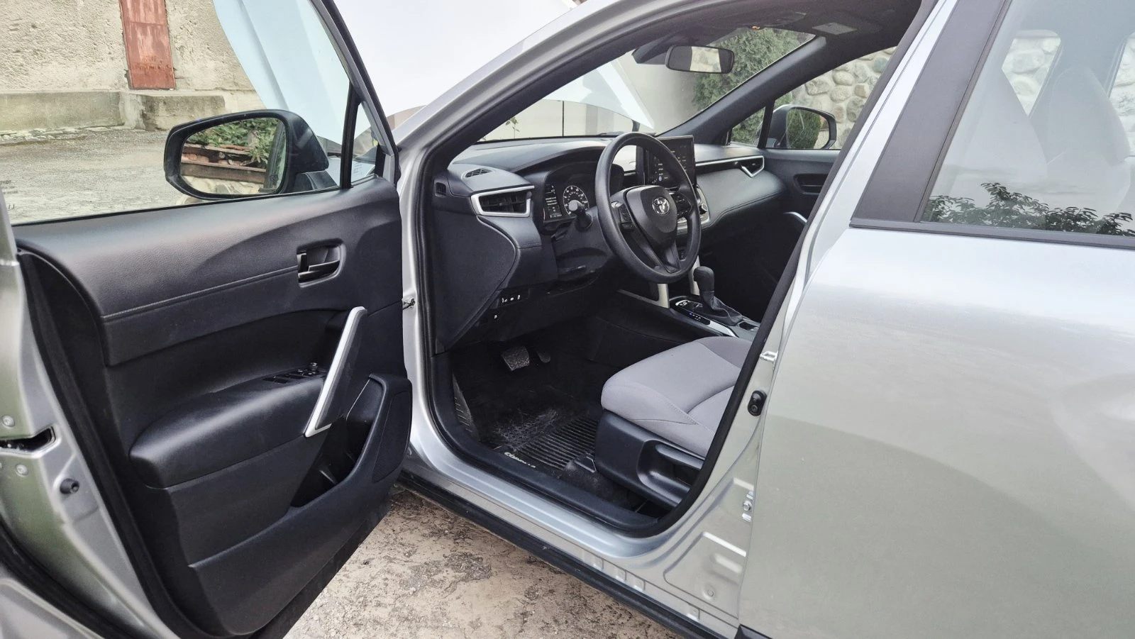Toyota Corolla Cross 2.0 Hybrid"4×4-AWD"Navi"Bixenon&#, снимка 9 - Автомобили и джипове - 55928118