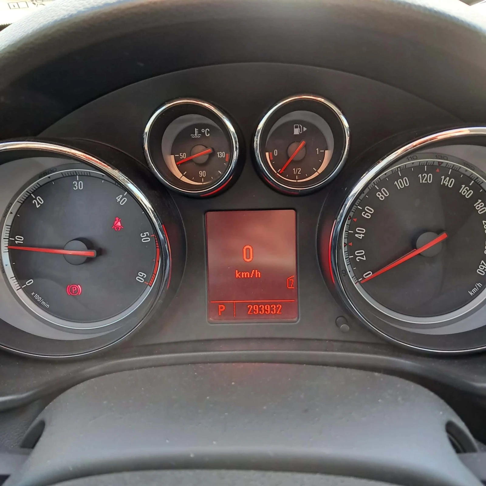Opel Insignia 2.0 CDTI, снимка 2 - Автомобили и джипове - 56073456