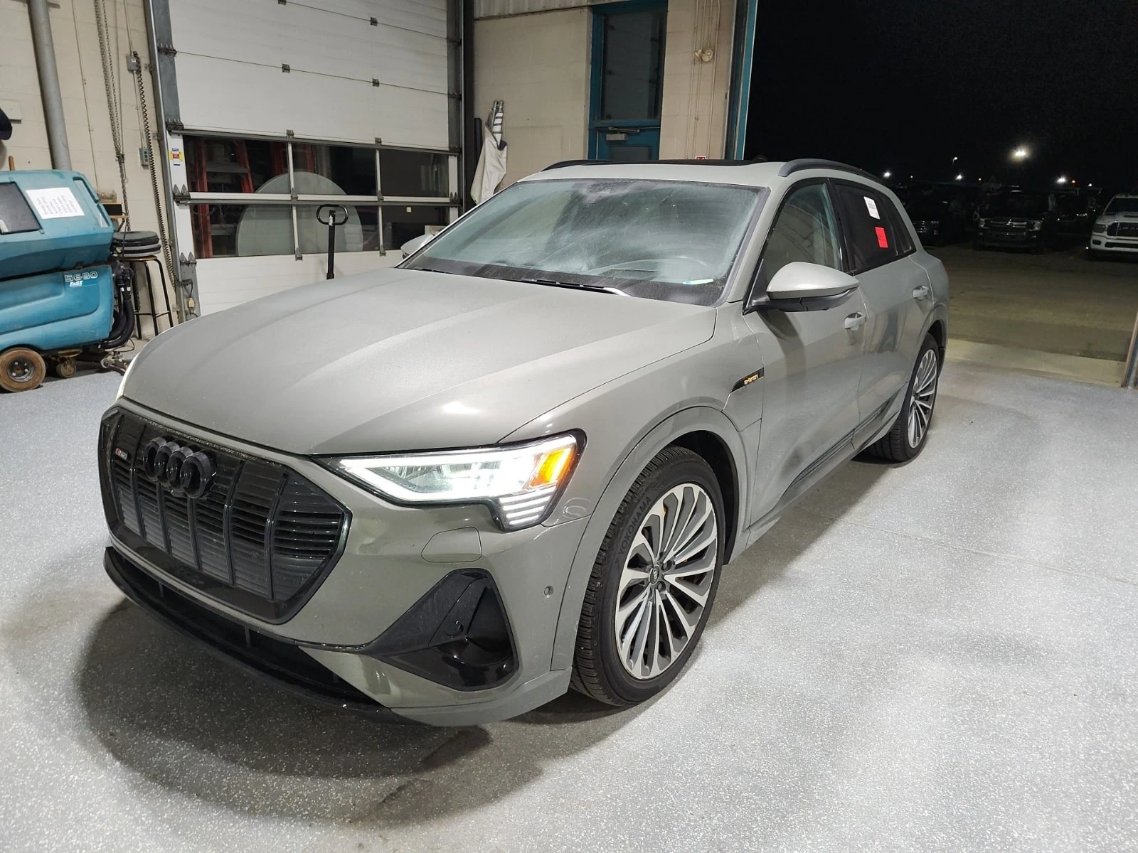 Audi E-Tron TECHNIK/CARFAX/ОТ ПРЕДСТАВИТЕЛСТВО/ 1 СОБСТВЕНИК/