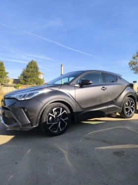 ������ Toyota C-HR