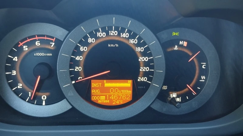 Toyota Rav4, снимка 6 - Автомобили и джипове - 51811835