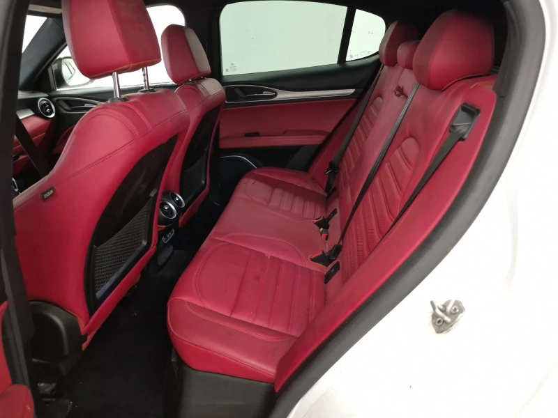 Alfa Romeo Stelvio * TI SPORT* AWD* CARFAX* АВТОКРЕДИТ* , снимка 9 - Автомобили и джипове - 52724235