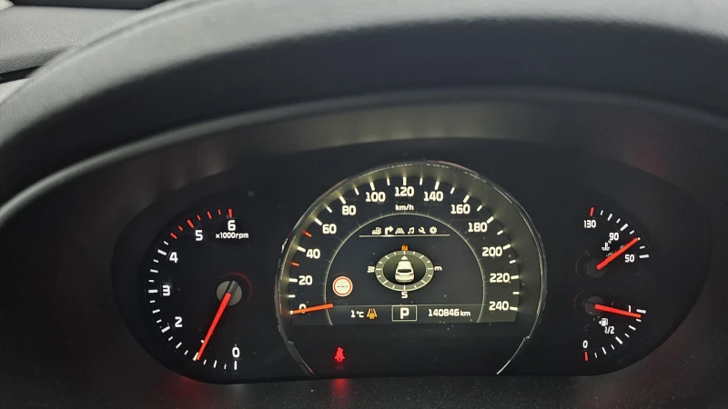 Kia Sorento REBEL 2.2 CRDI 4x4, снимка 16 - Автомобили и джипове - 53209461