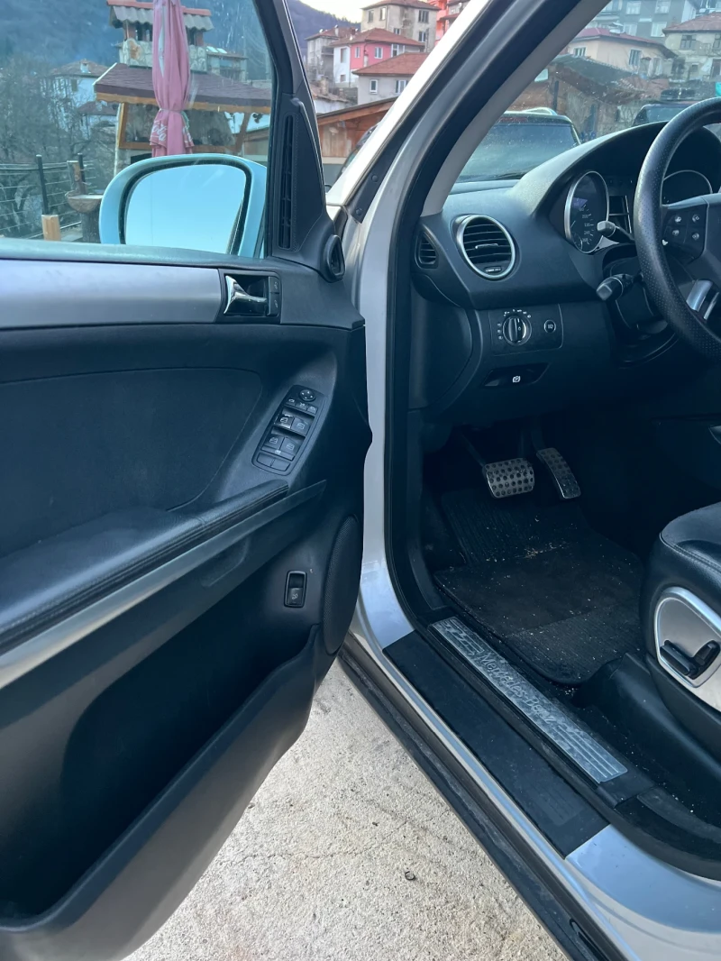 Mercedes-Benz ML 320, снимка 8 - Автомобили и джипове - 53528278