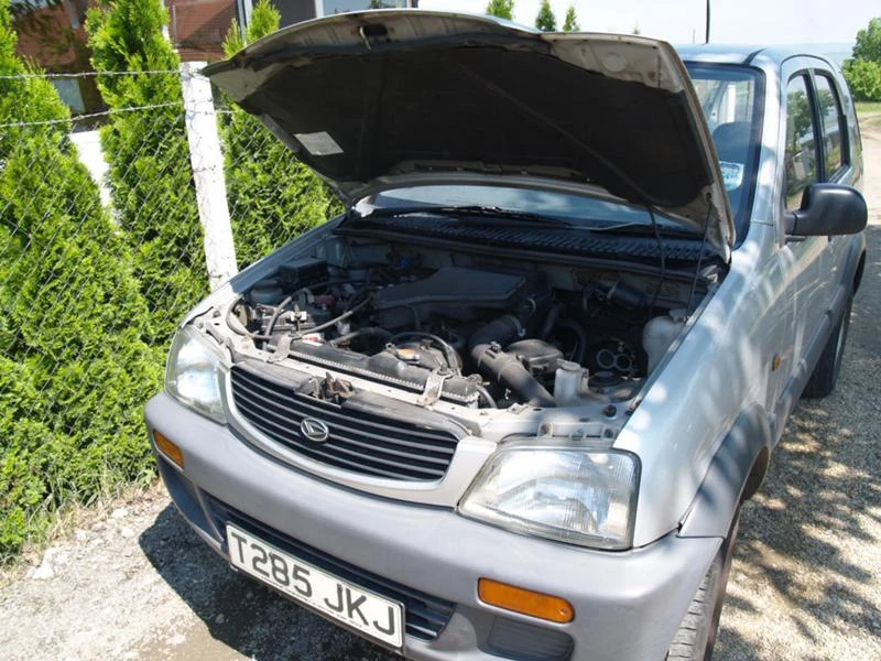 Daihatsu Terios 1.3i, снимка 6 - Автомобили и джипове - 10663929