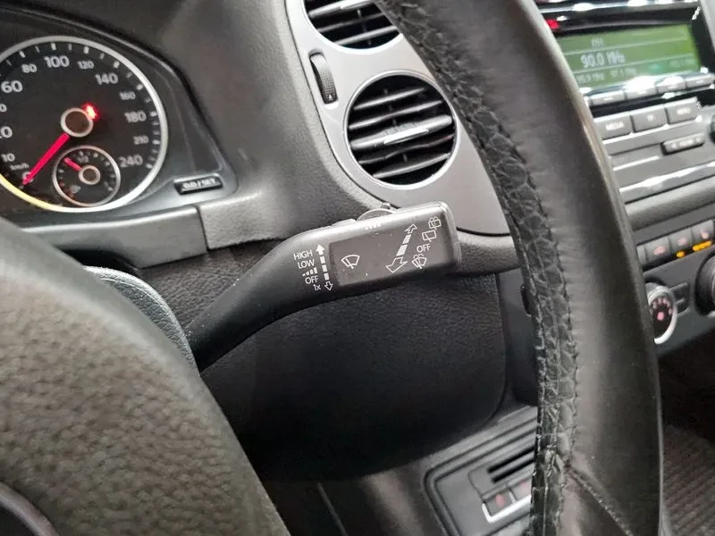 VW Tiguan 2.0 TDI, снимка 16 - Автомобили и джипове - 54302816