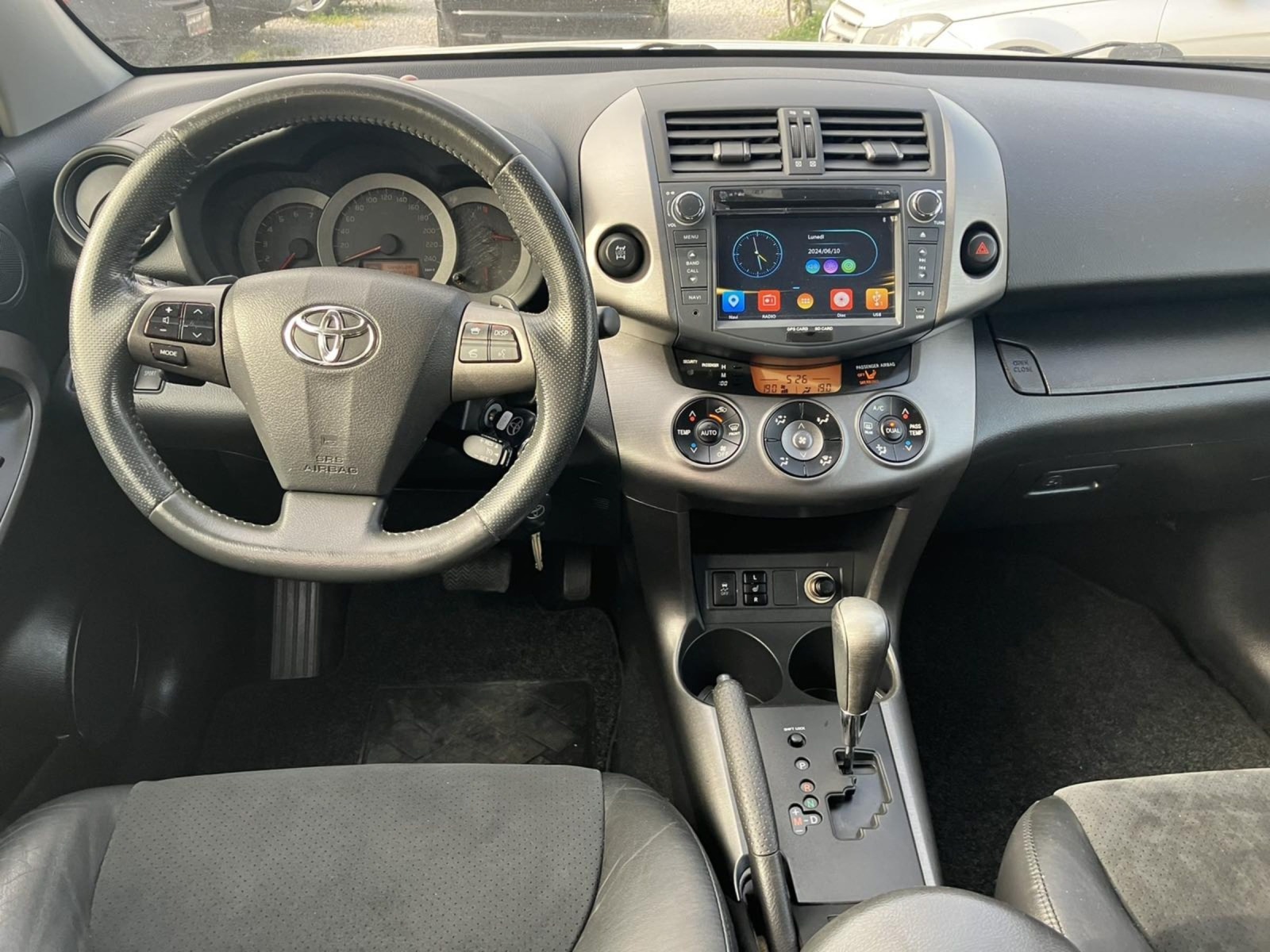 Toyota Rav4  2.2D-4D XENON/NAVI/150kc/PODGREV - изображение 8