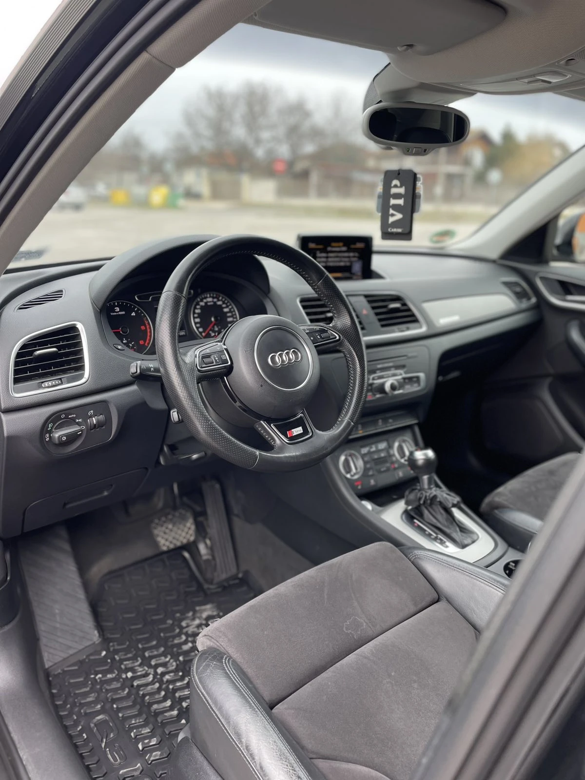 Audi Q3, снимка 12 - Автомобили и джипове - 53756902