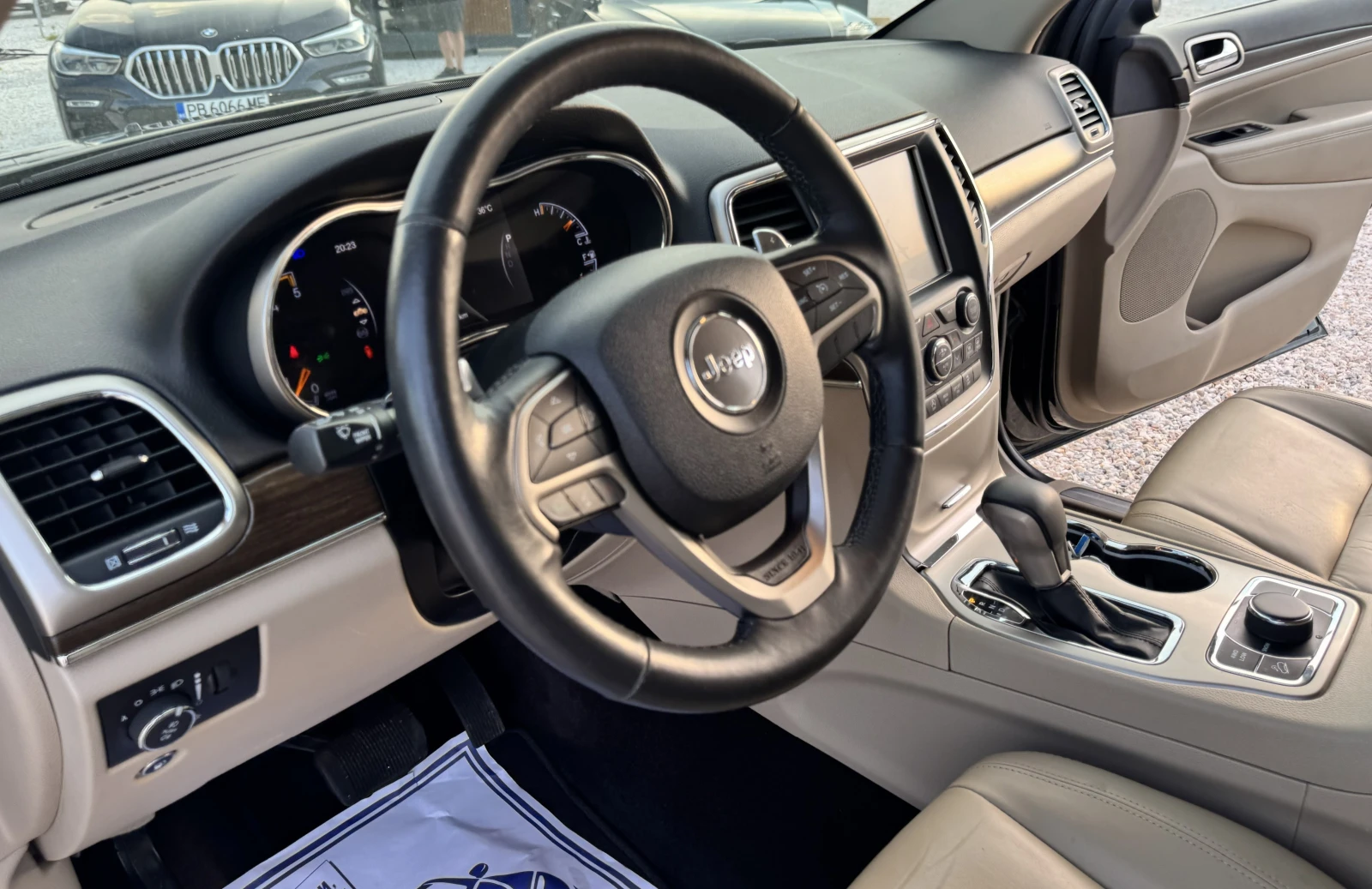 Jeep Grand cherokee 3.0D , снимка 9 - Автомобили и джипове - 55104330
