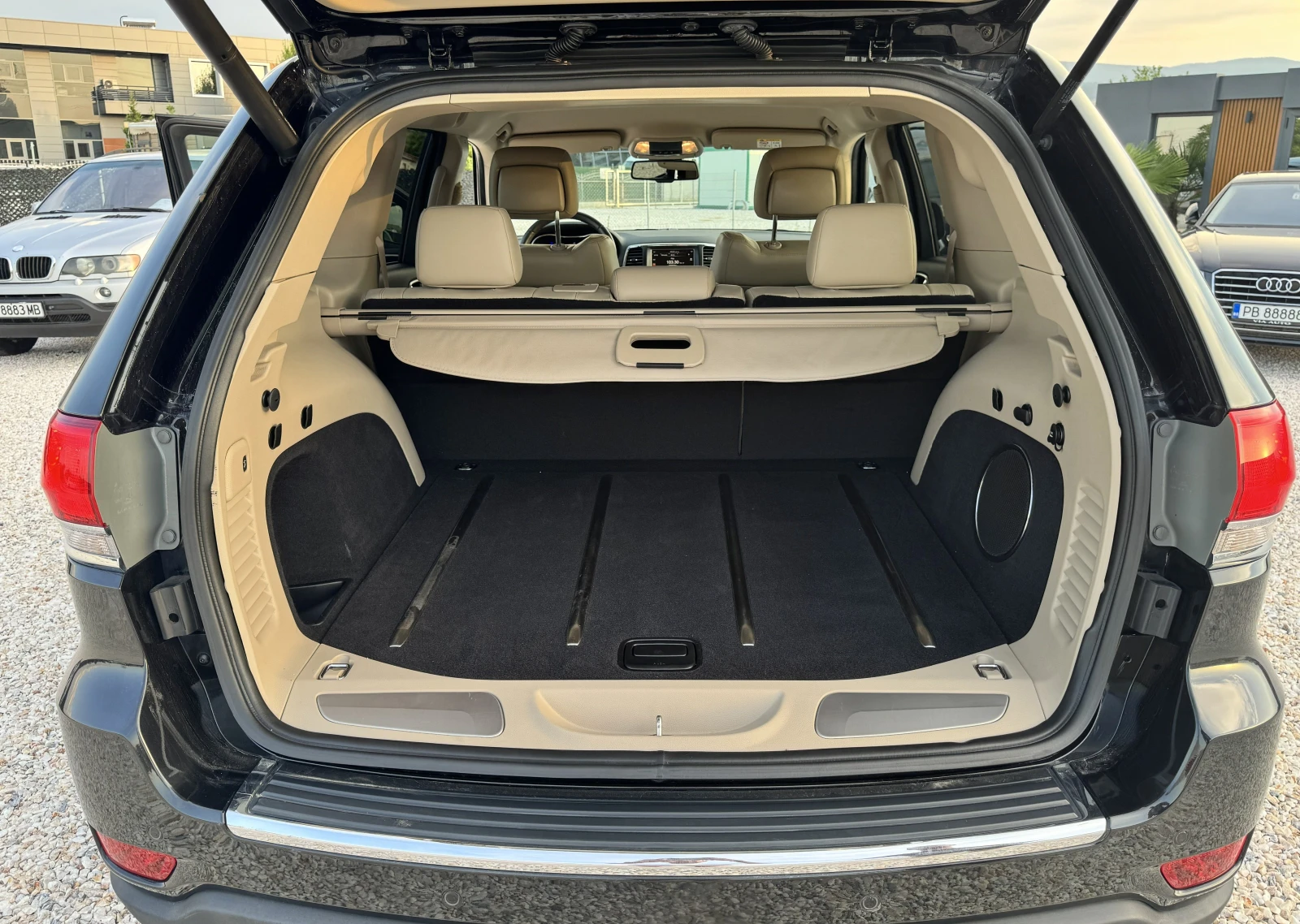 Jeep Grand cherokee 3.0D , снимка 16 - Автомобили и джипове - 55104330