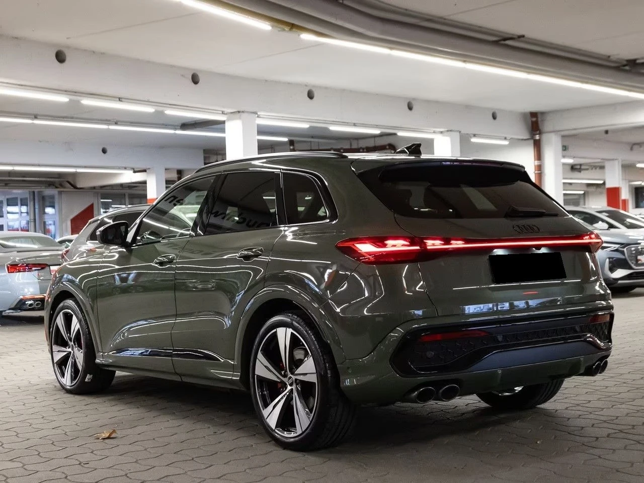 Audi SQ5 NEW / B&O / MATRIX / 360 / HUD / MMI PRO / PANO, снимка 4 - Автомобили и джипове - 55223138
