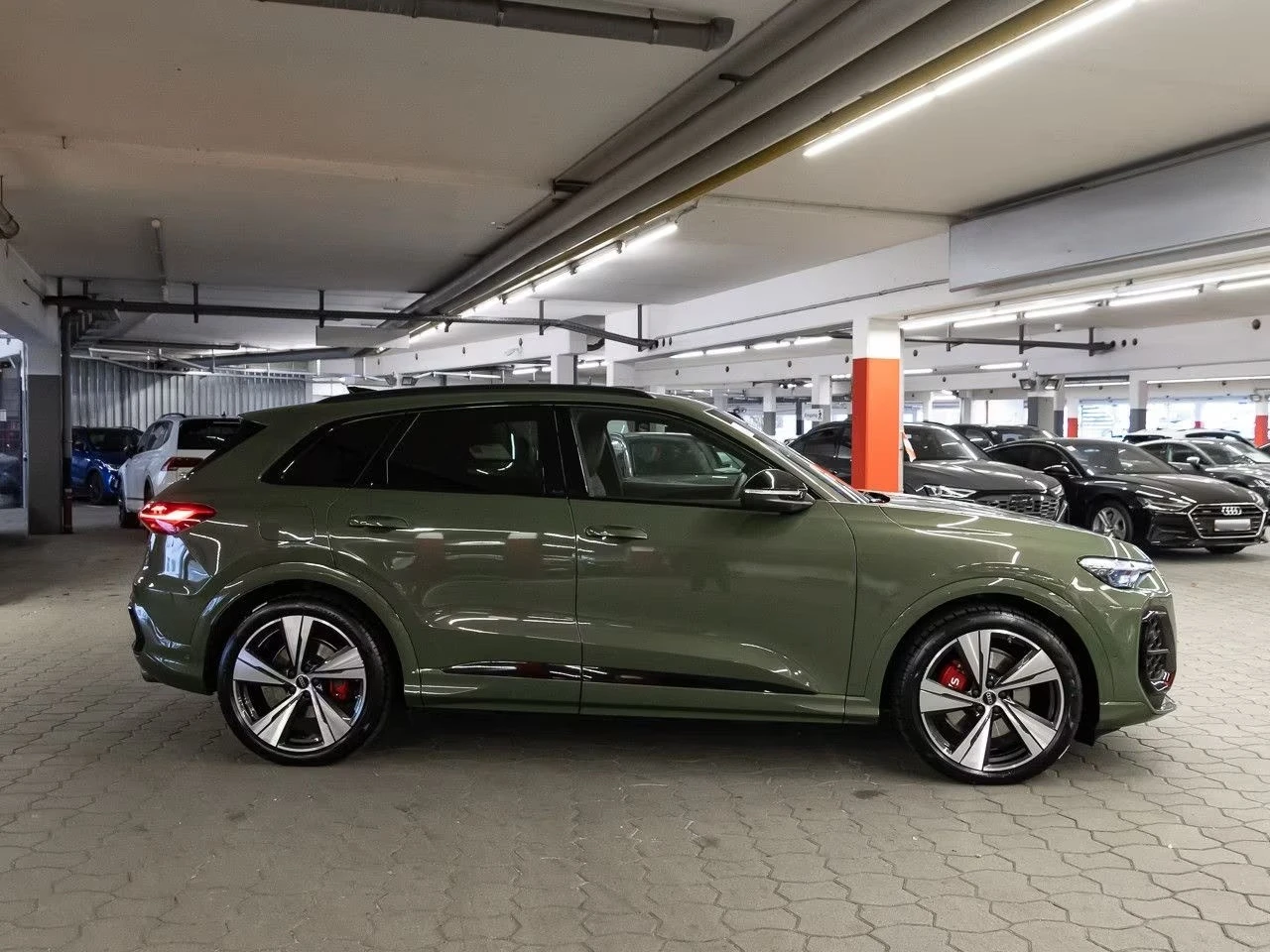 Audi SQ5 NEW / B&O / MATRIX / 360 / HUD / MMI PRO / PANO, снимка 6 - Автомобили и джипове - 55223138
