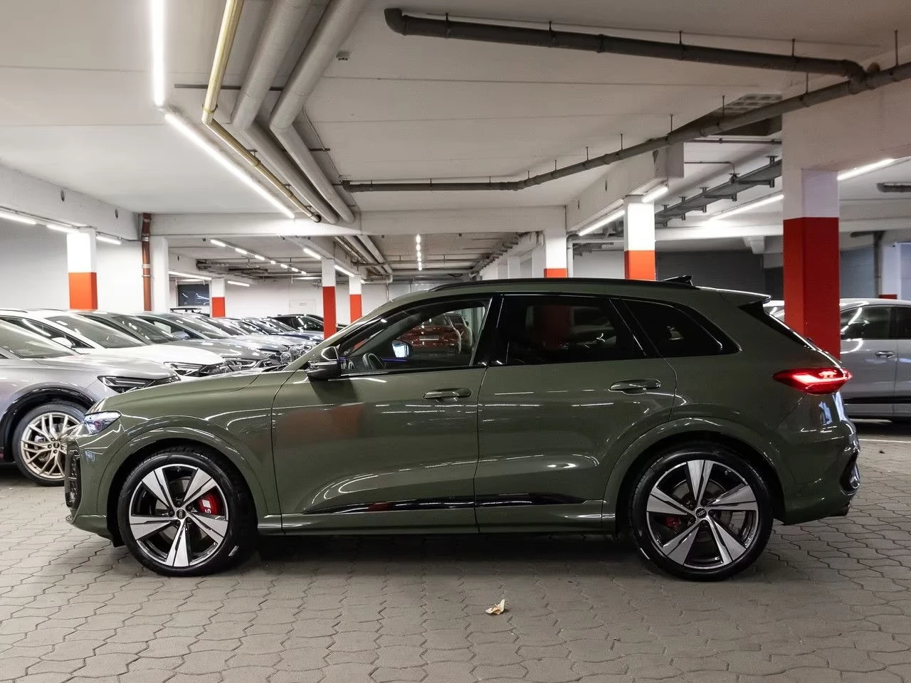 Audi SQ5 NEW / B&O / MATRIX / 360 / HUD / MMI PRO / PANO, снимка 3 - Автомобили и джипове - 55223138