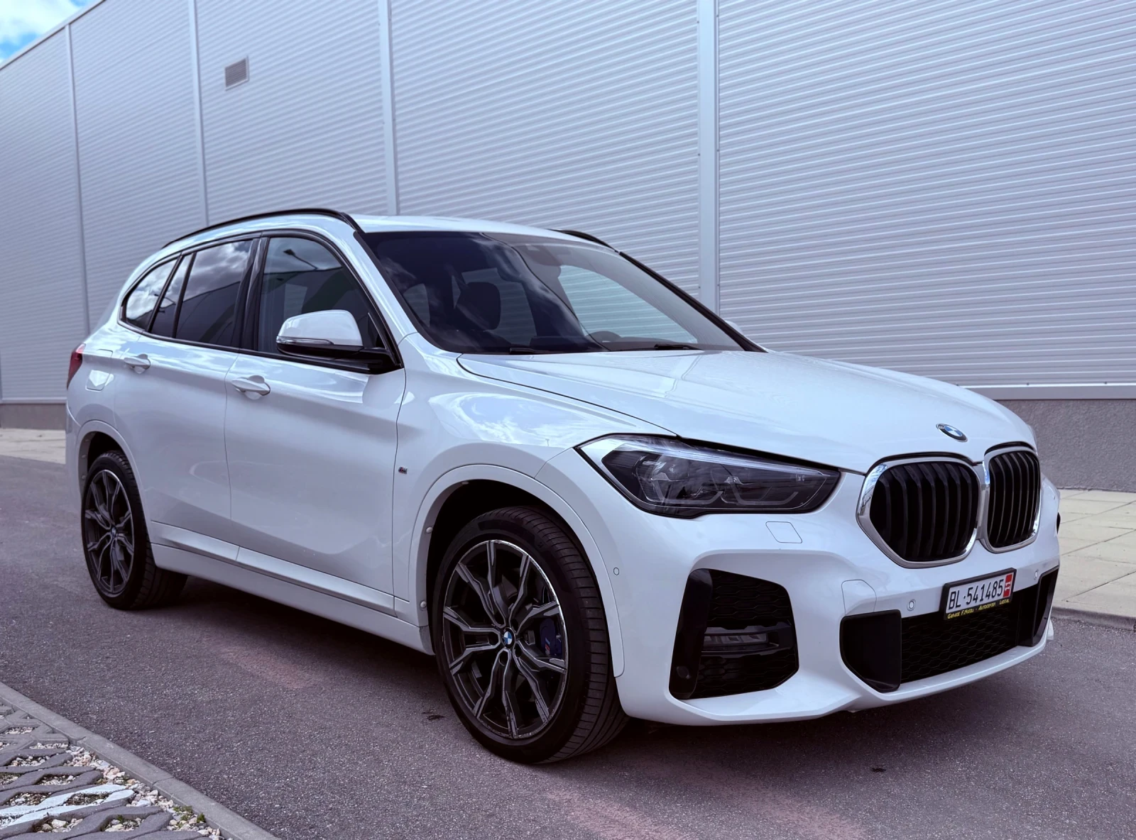 BMW X1 2, 5i / M ПАКЕТ / ФЕЙС / 4х4 / ШВЕЙЦАРИЯ, снимка 3 - Автомобили и джипове - 55321298