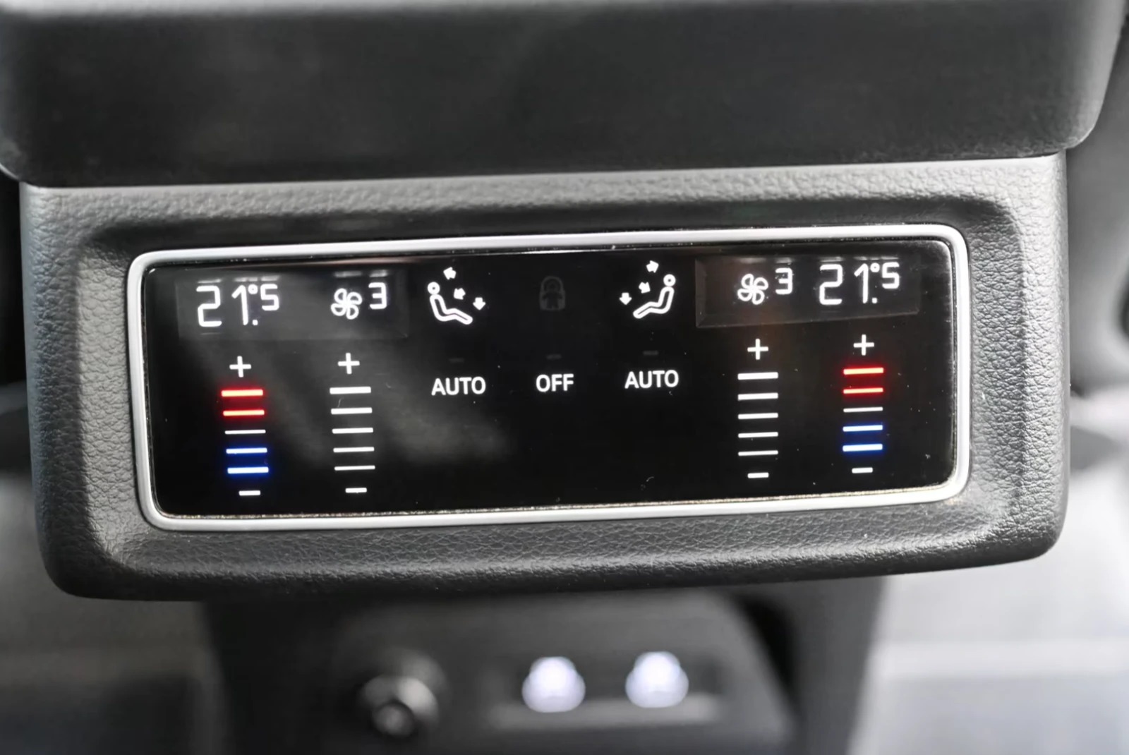 Audi Q8 E-TRON 55* QUATTRO* S-LINE* B&O* PANO* , снимка 16 - Автомобили и джипове - 55485173