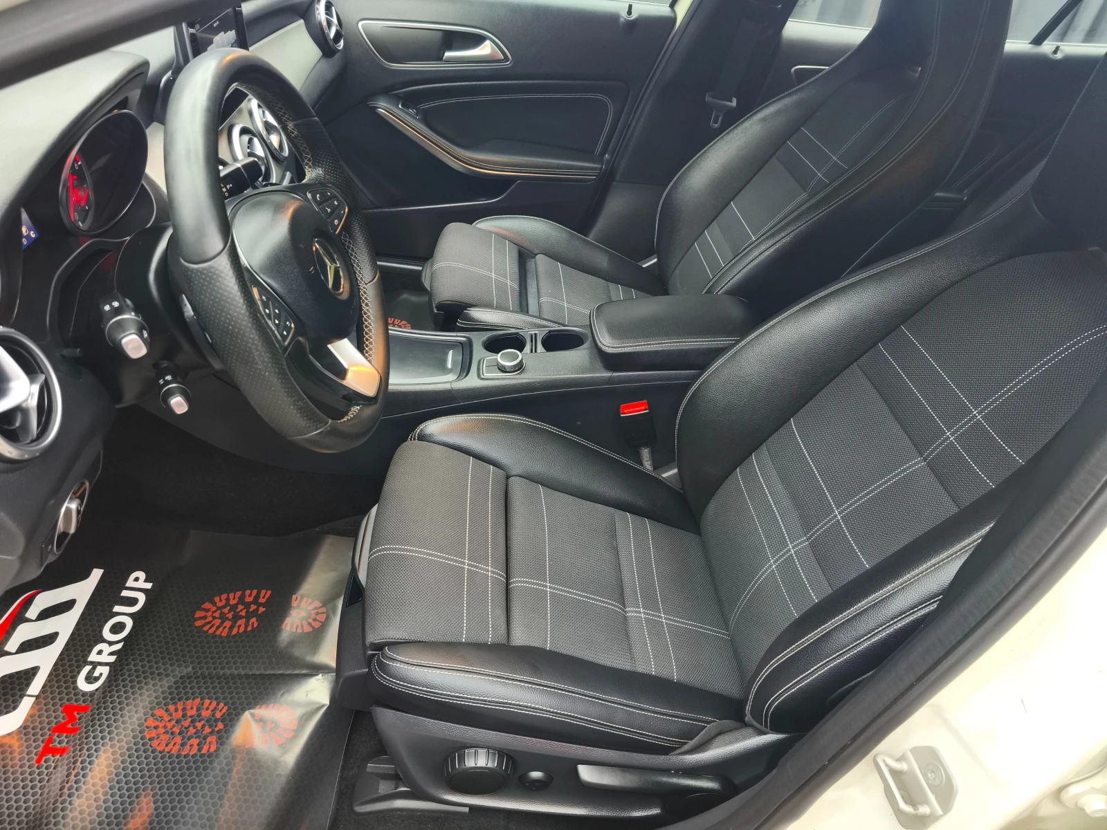 Mercedes-Benz GLA 200 4matic Automatic* NAVI* CAM* PANORAMA* E6B, снимка 8 - Автомобили и джипове - 55844197
