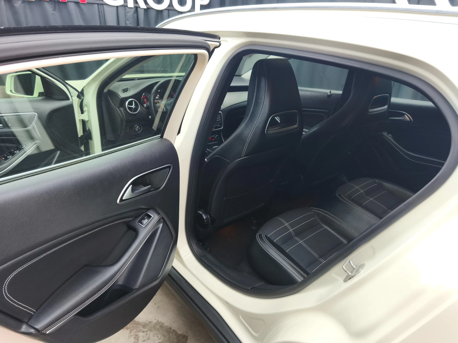 Mercedes-Benz GLA 200 4matic Automatic* NAVI* CAM* PANORAMA* E6B, снимка 9 - Автомобили и джипове - 55844197