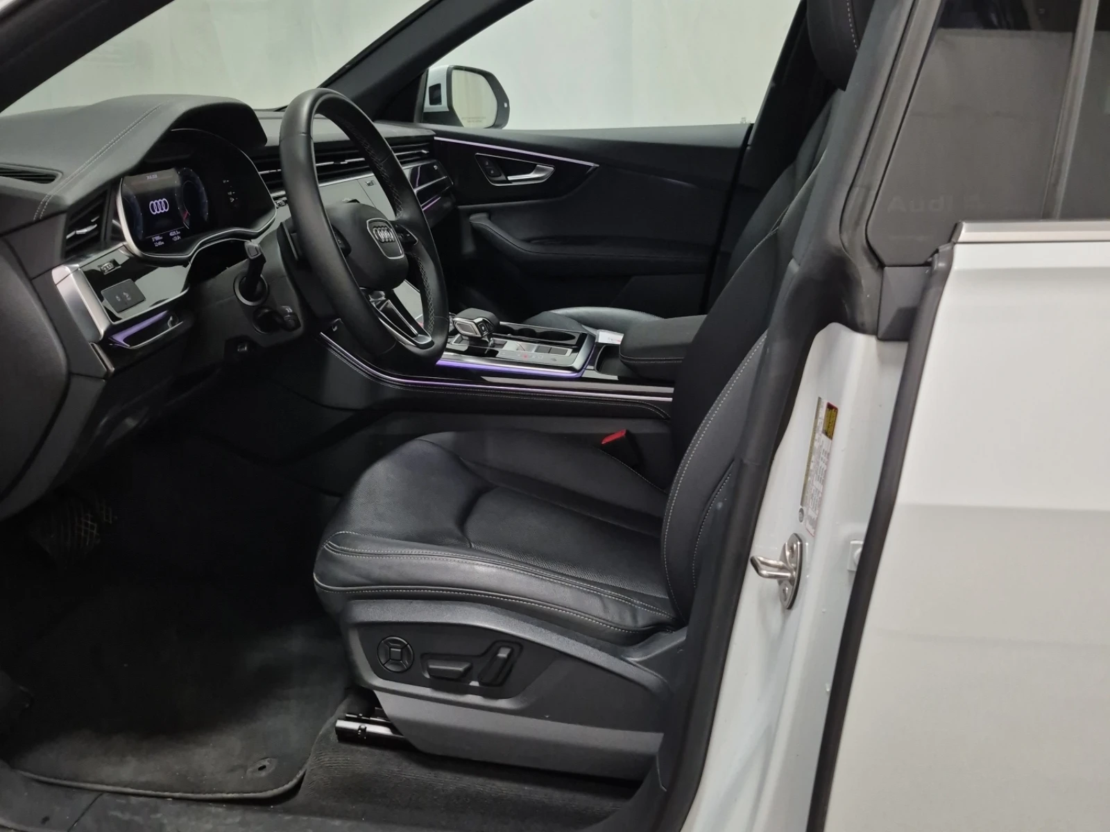 Audi Q8 3.0 TFSI  PROGRESSIV , снимка 7 - Автомобили и джипове - 56440565