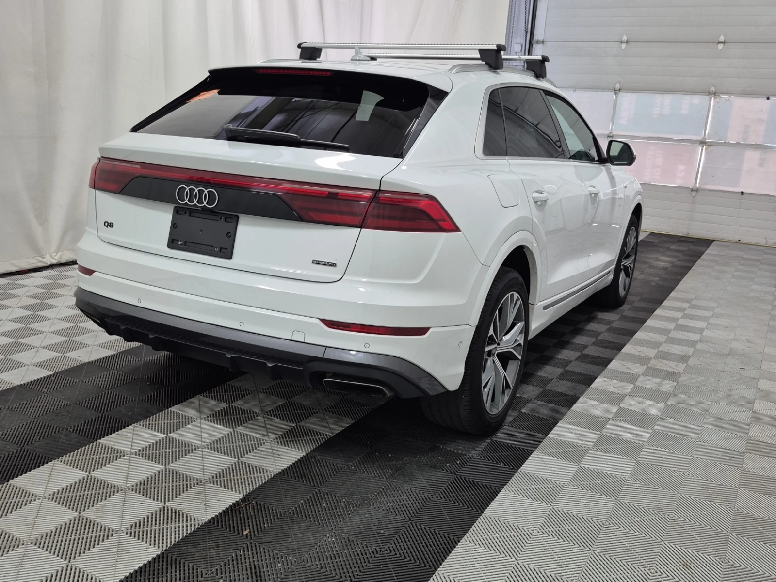 Audi Q8 3.0 TFSI  PROGRESSIV , снимка 3 - Автомобили и джипове - 56440565