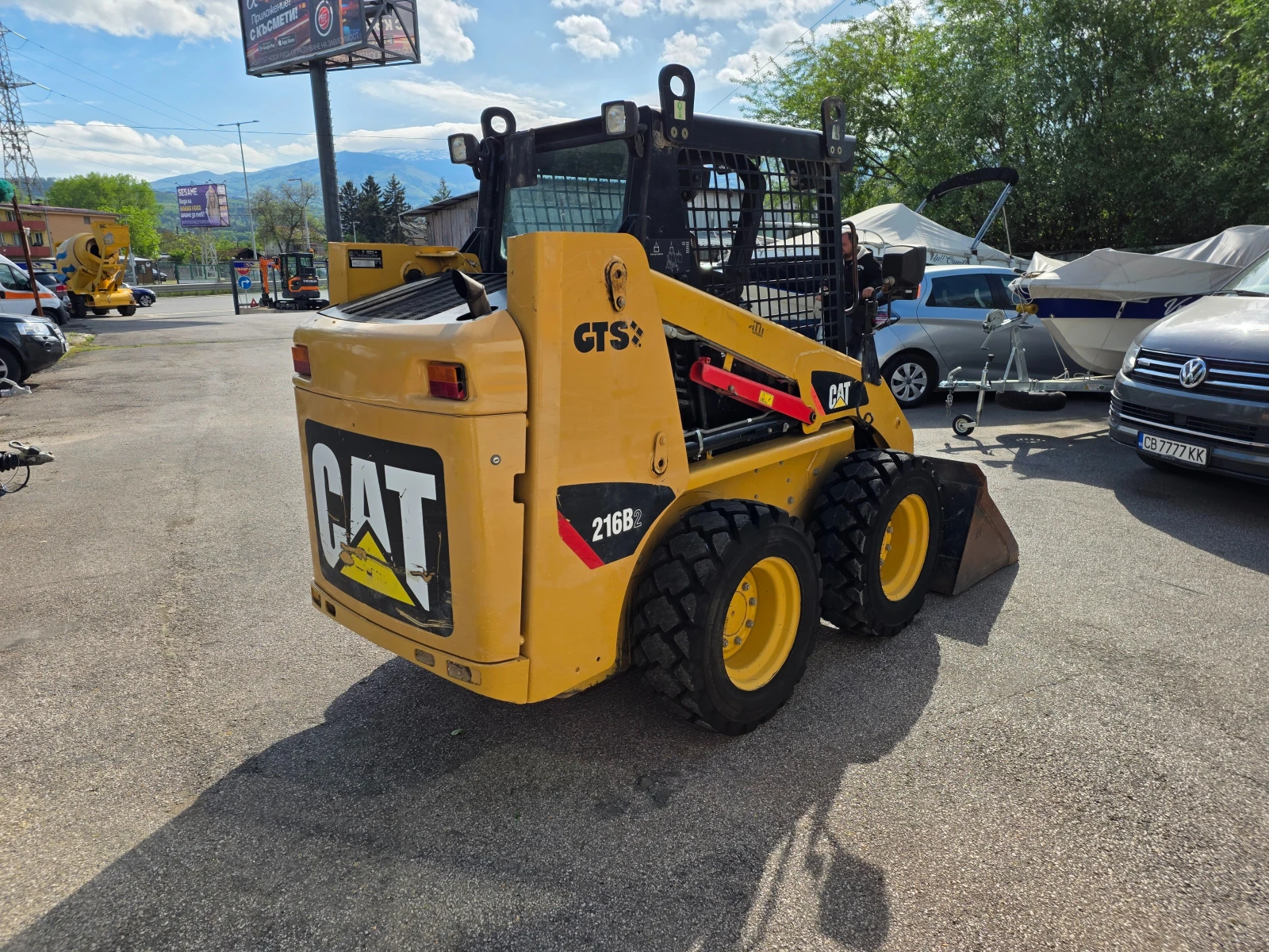 Мини челни товарачи Cat 216B2, снимка 6 - Индустриална техника - 54546332
