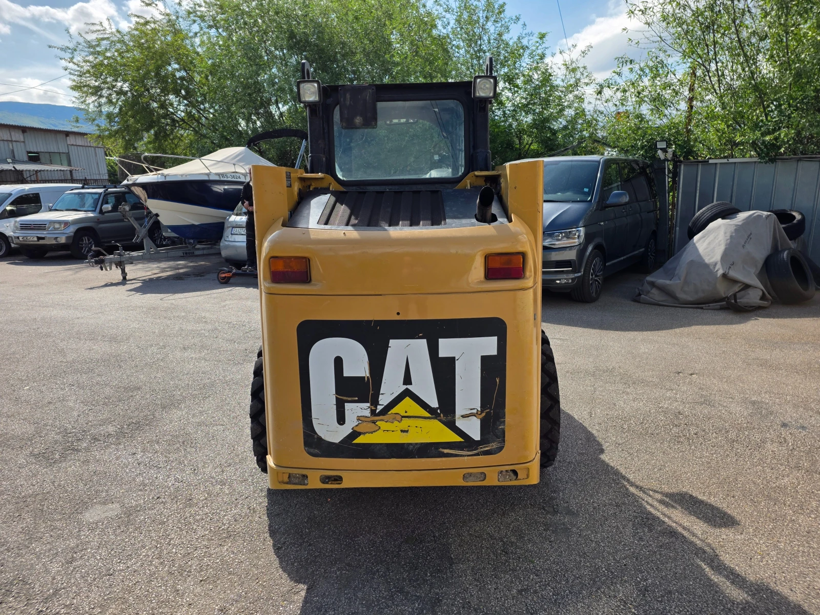 Мини челни товарачи Cat 216B2, снимка 7 - Индустриална техника - 54546332