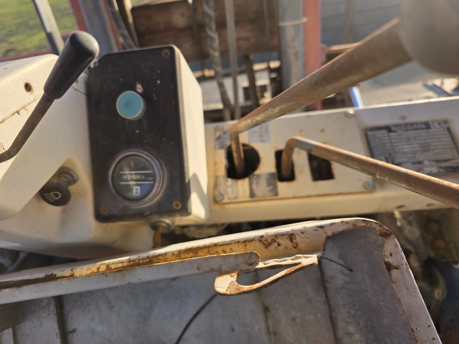 ������� Nissan ����� | Mobile.bg � ����������� 4