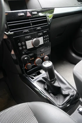 Opel Astra GTC 1.7CDTi 125 к.с. + SQ проект, снимка 8