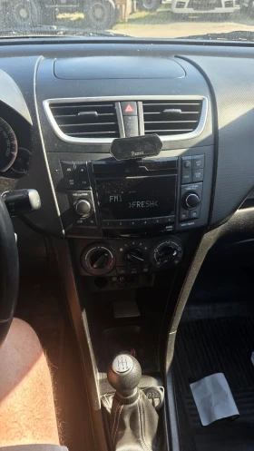 Suzuki Swift 1.3 EURO 5b 4X4 Климатроник, снимка 12