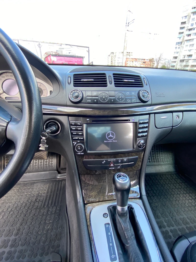 Mercedes-Benz E 270, снимка 13 - Автомобили и джипове - 47503505