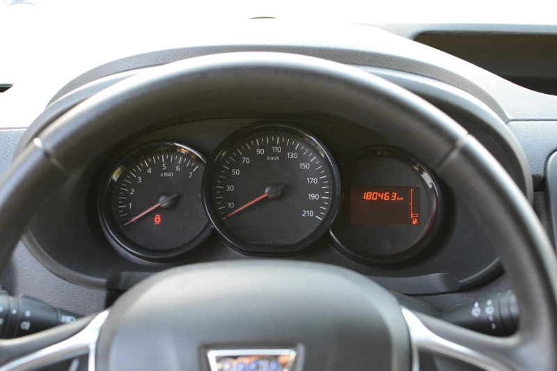 Dacia Dokker * 1.6 * ГАЗ * БЕНЗИН * 101 к.с. * , снимка 9 - Автомобили и джипове - 51513327