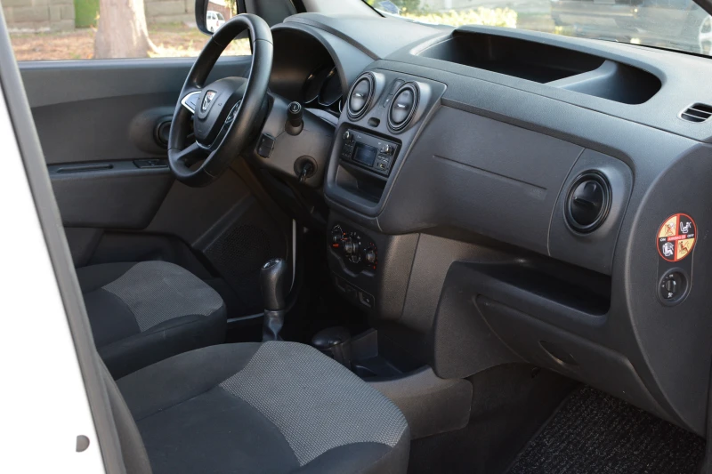 Dacia Dokker * 1.6 * ГАЗ * БЕНЗИН * 101 к.с. * , снимка 12 - Автомобили и джипове - 51513327