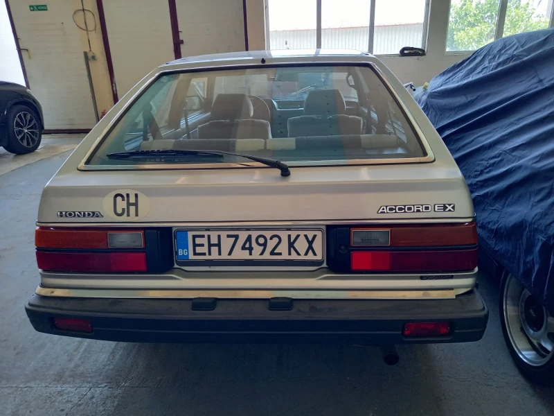 Honda Accord 1.6 хечбек, снимка 5 - Автомобили и джипове - 52621639