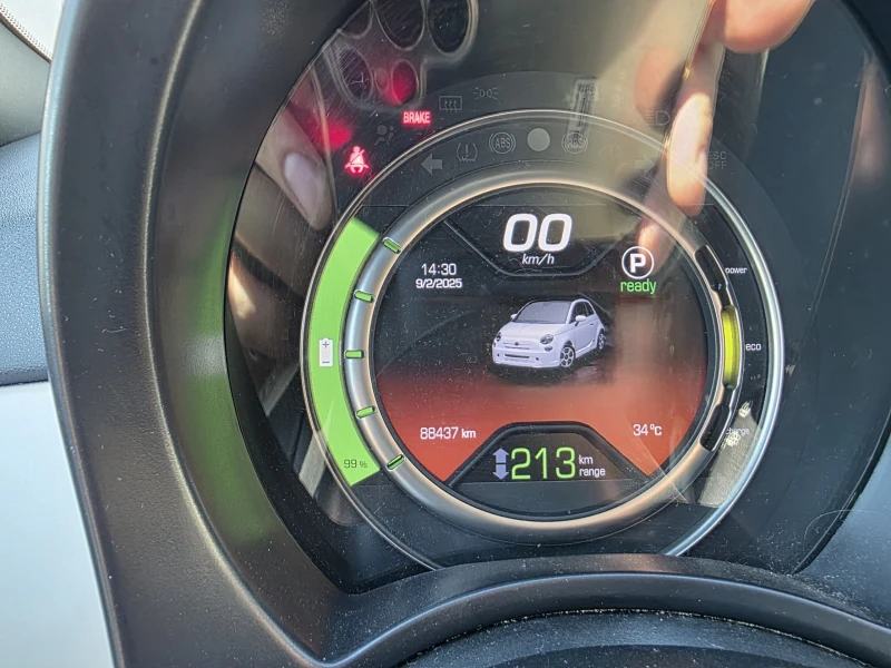 Fiat 500 E, снимка 10 - Автомобили и джипове - 51671670