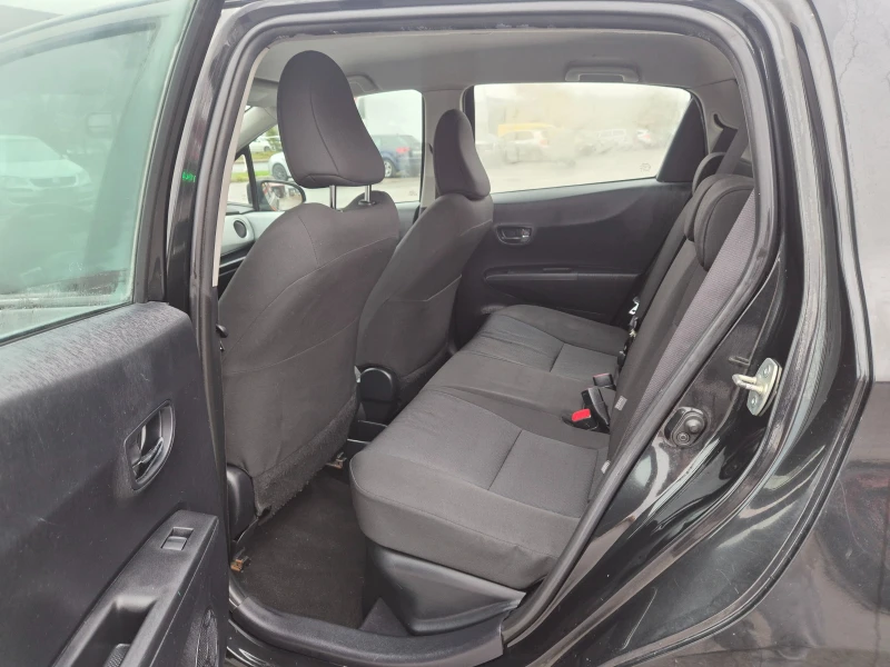 Toyota Yaris 1.5 HYBRID navi Avtomat , снимка 14 - Автомобили и джипове - 52336727