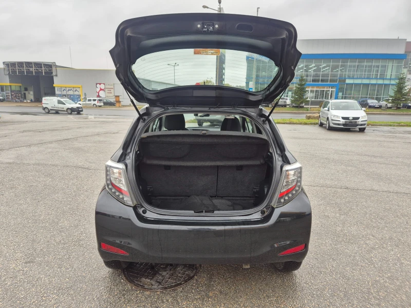 Toyota Yaris 1.5 HYBRID navi Avtomat , снимка 7 - Автомобили и джипове - 52336727